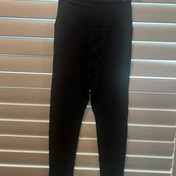 NWOT - Classic Black Women's Leggings - Picture 5 of 7